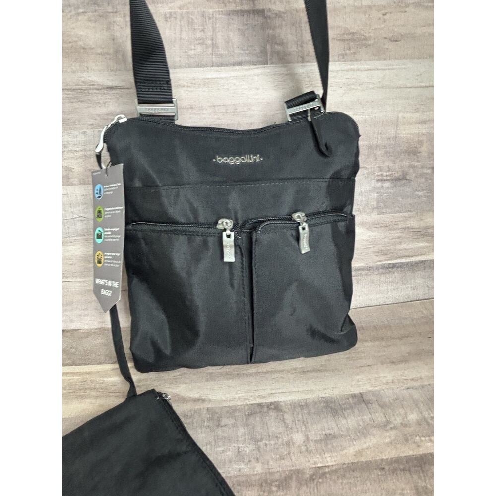 BAGGALLINI Multi Pocket Bucket /Crossbody Black Bag with wristlet wallet NWT